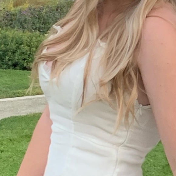 Hello Molly White Ruffle Dress Size 10 - Picture 3 of 5